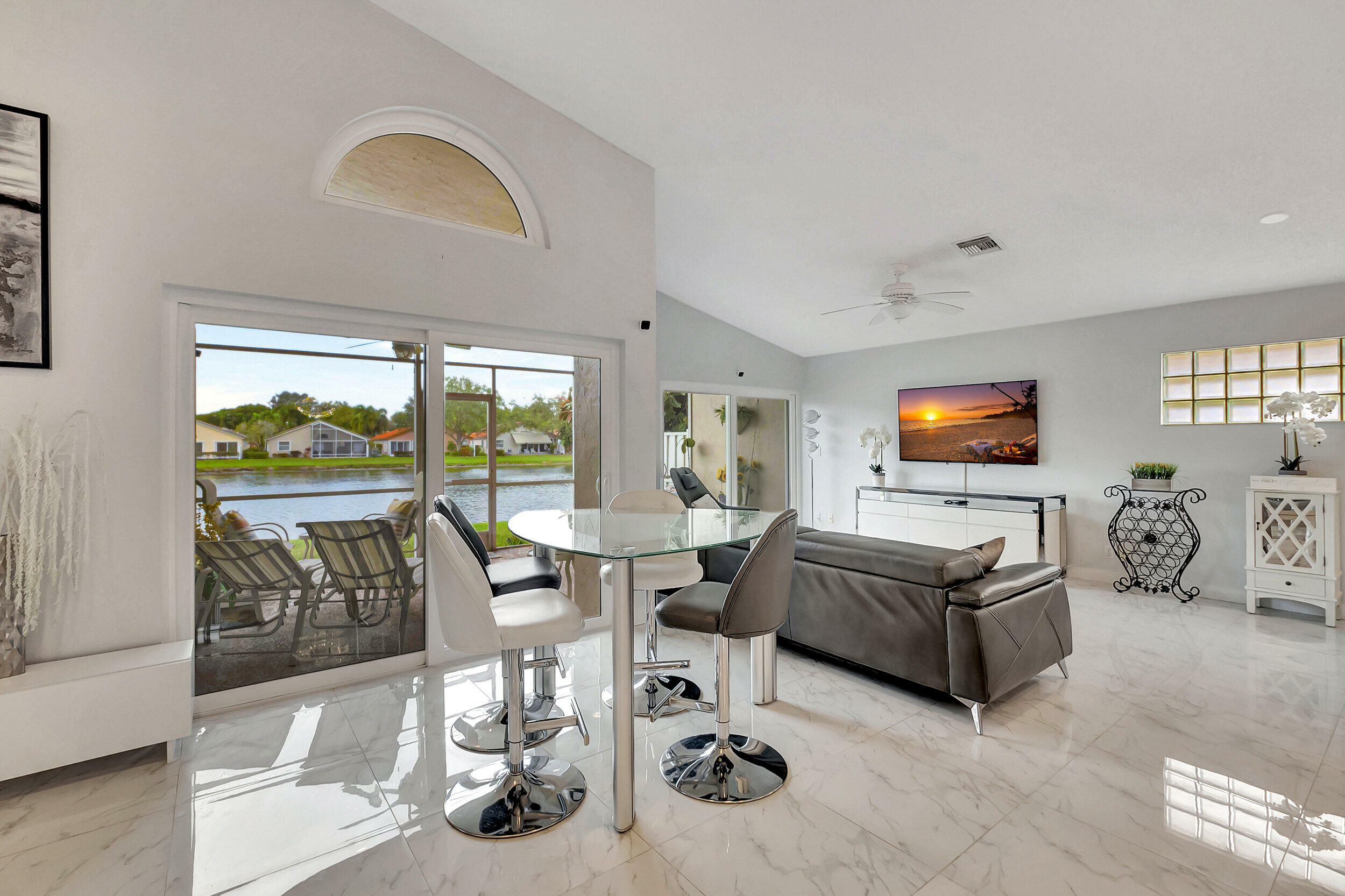 Property Photo: 9601 Harbour Lake Circle E FL 33437
