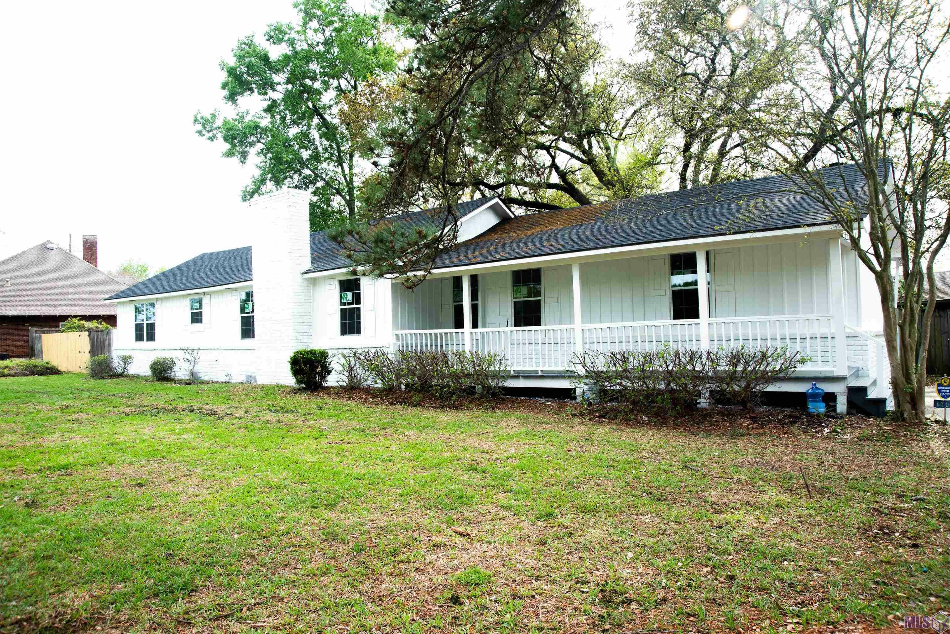 Property Photo: 1400 Sharp Rd LA 70815