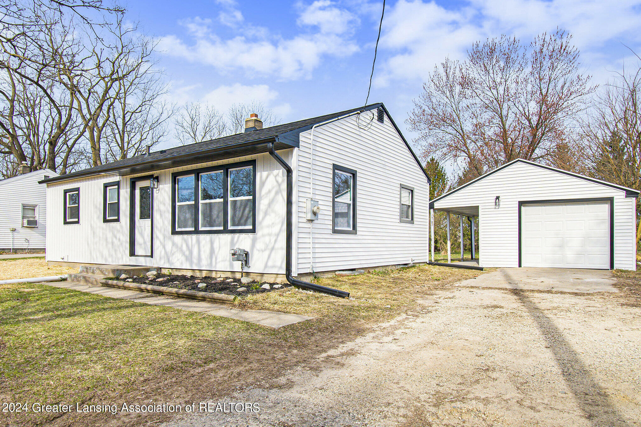 Property Photo:  819 Michigan Street  MI 48827 