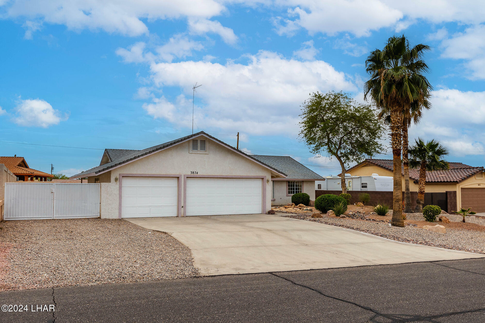 Property Photo:  3874 Whaler Dr  AZ 86406 