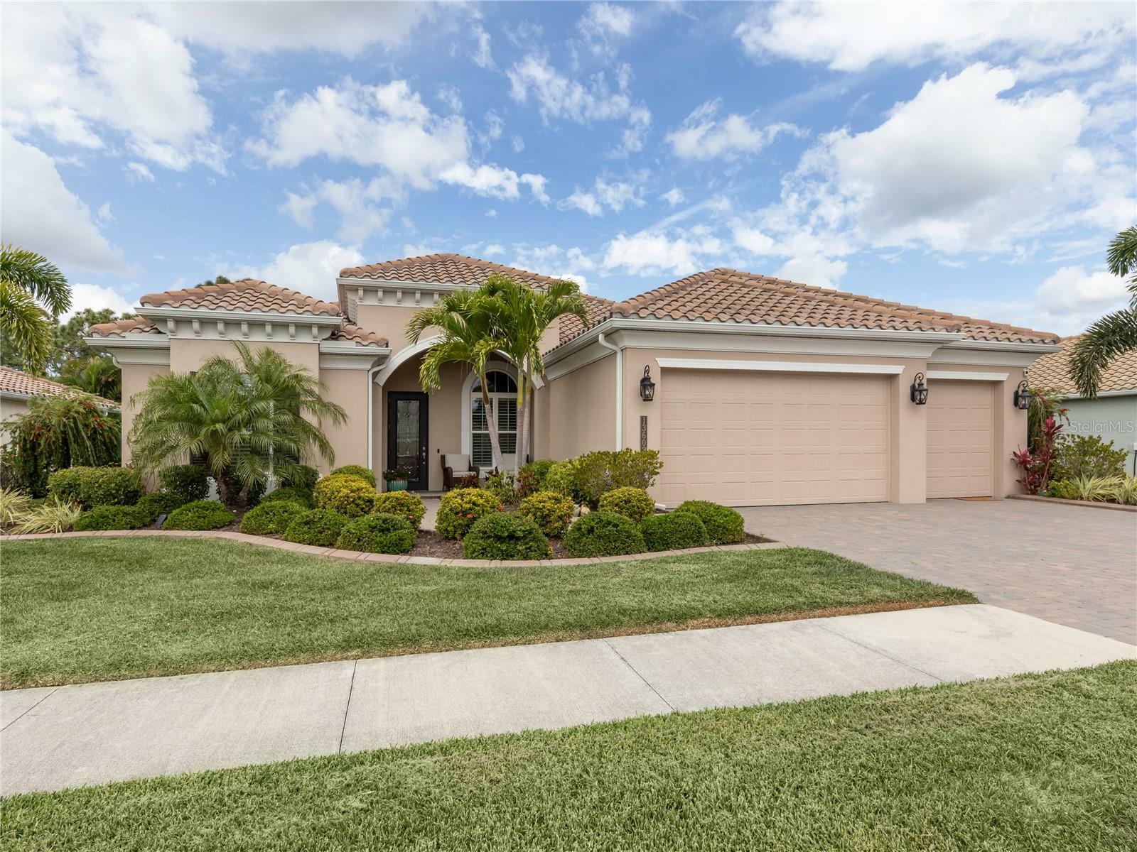 Property Photo:  13602 Brilliante Drive  FL 34293 