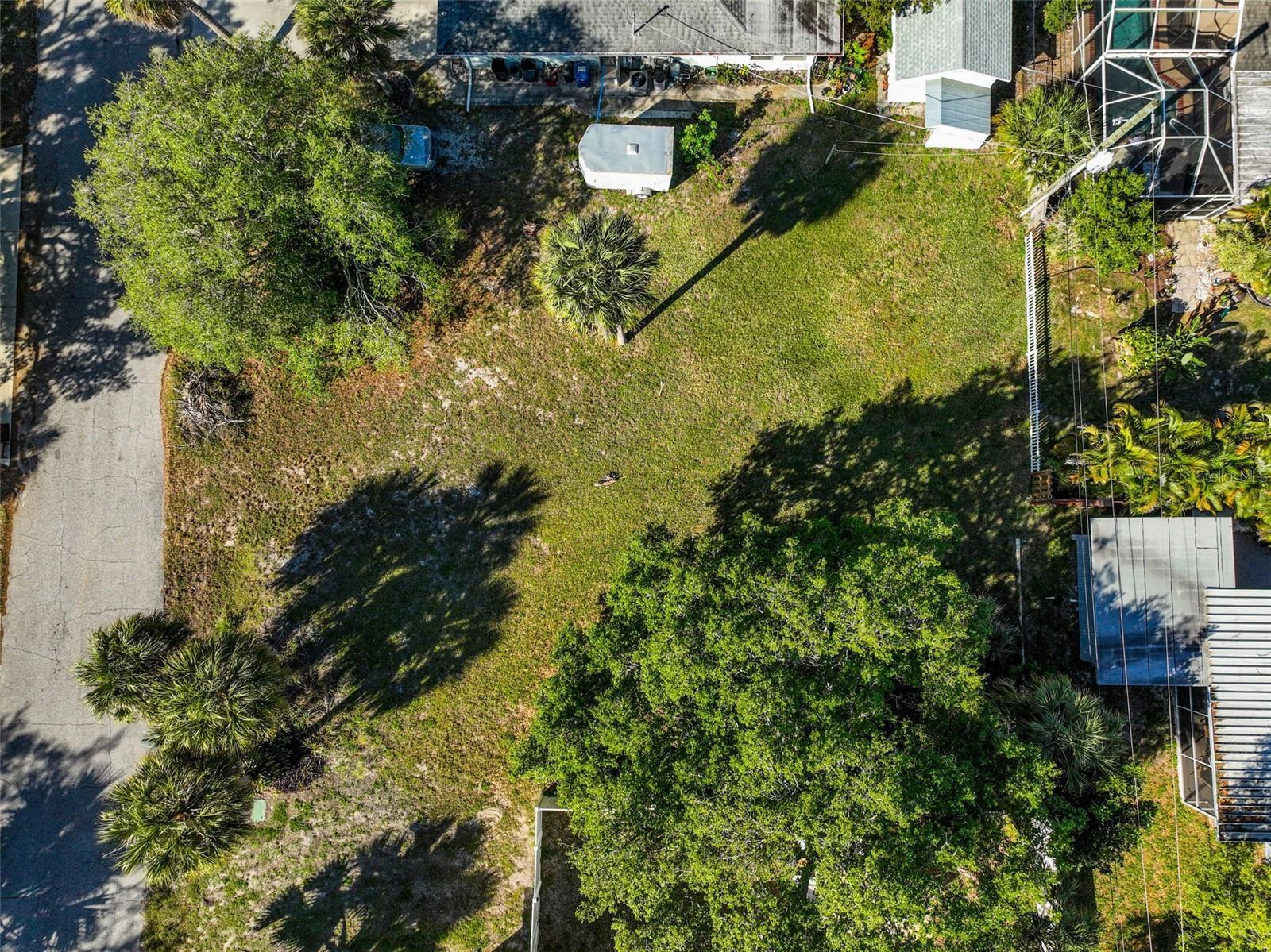 Property Photo: Foxglove Road FL 34293