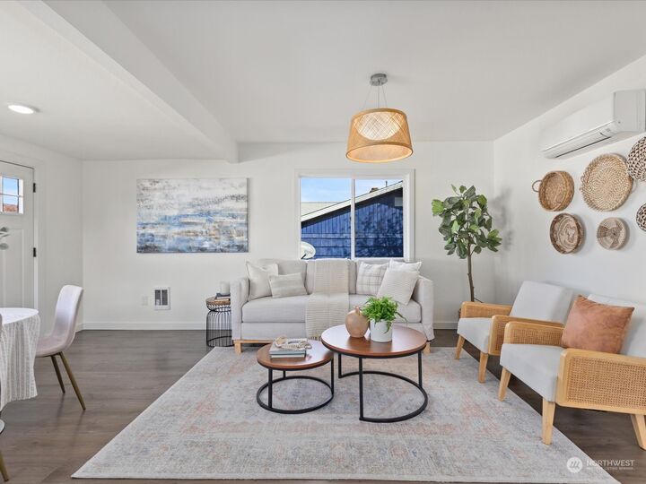 Property Photo: 9424 20th Avenue SW WA 98106