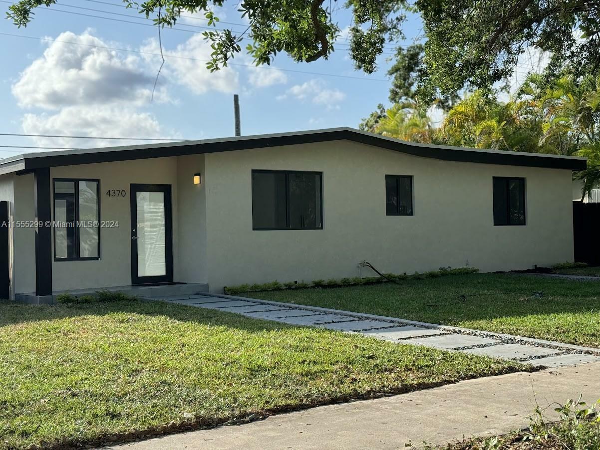 Property Photo:  4370 SW 112th Ave  FL 33165 