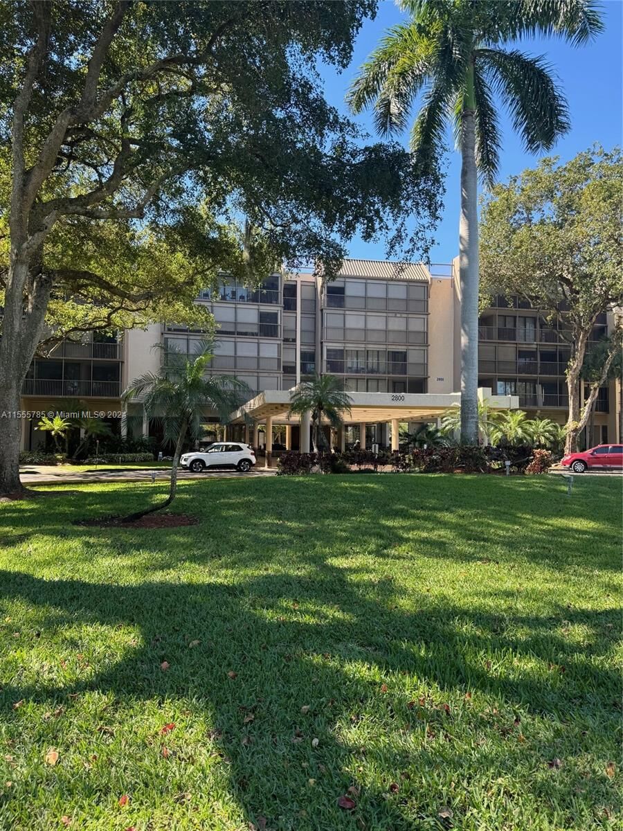 Property Photo: 2800 N 46 Ave A404 FL 330215142