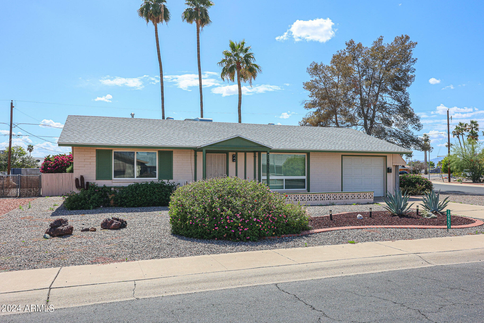 Property Photo:  10955 W Connecticut Avenue  AZ 85351 