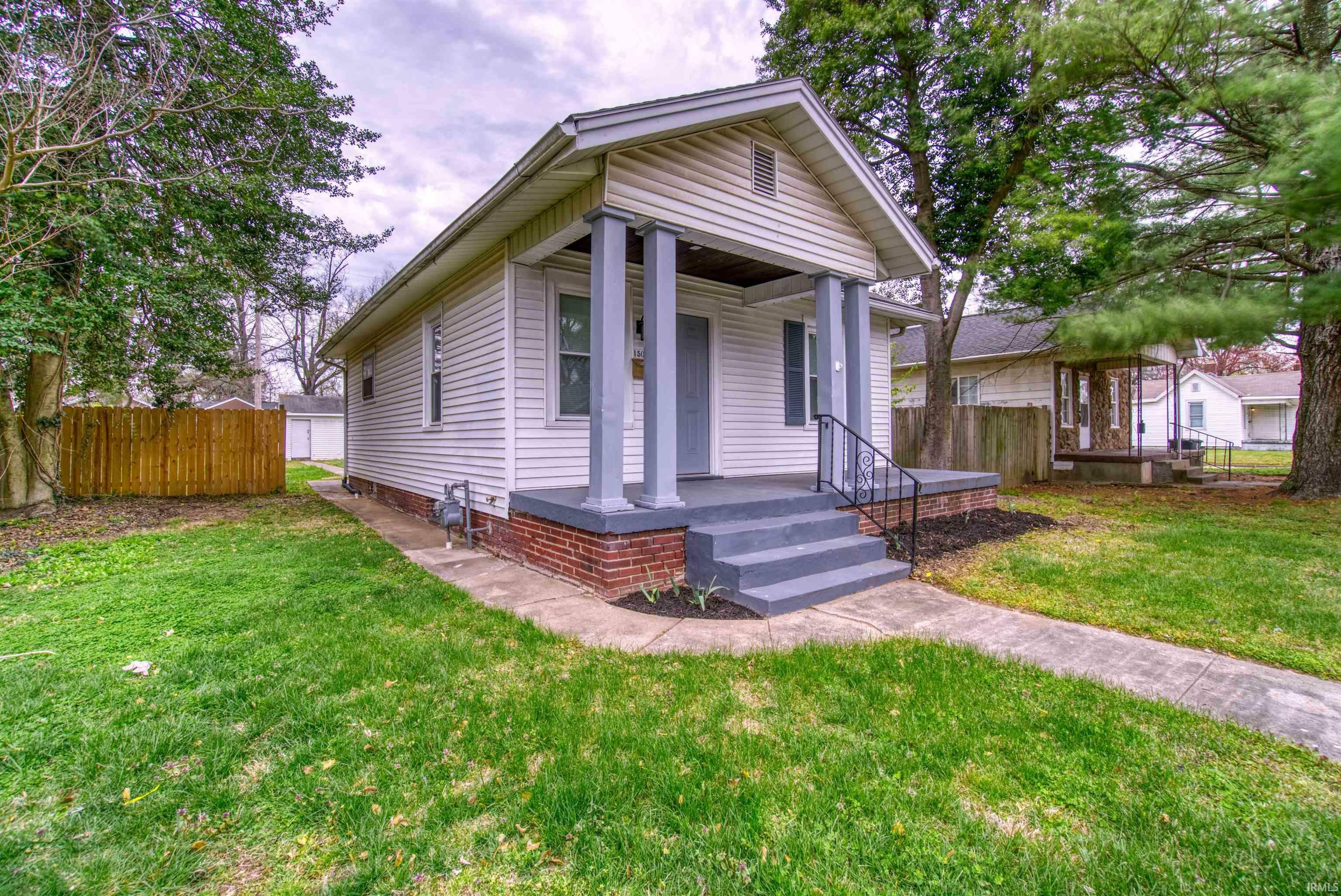 Property Photo:  1505 Henning Avenue  IN 47714 
