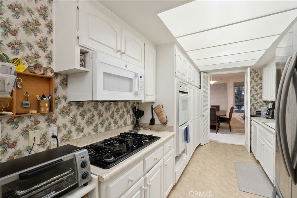 Property Photo:  4443 Ventura Canyon Avenue 103  CA 91423 