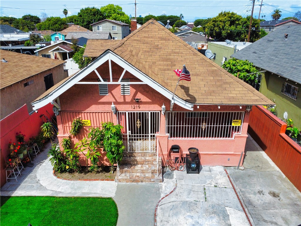 Property Photo: 1219 E 56th Street CA 90011