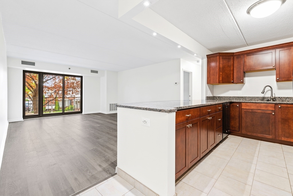 Property Photo: 275 Main St 411 MA 02472