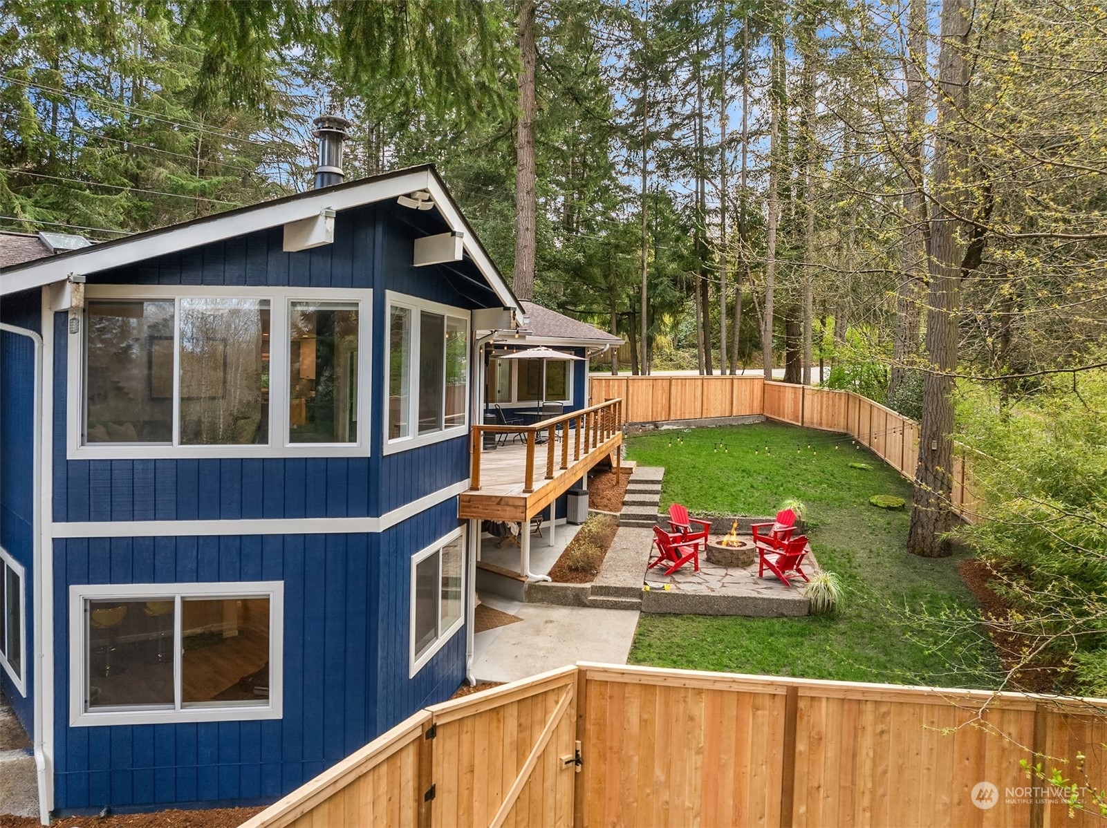 Property Photo:  11680 Miller Road NE  WA 98110 