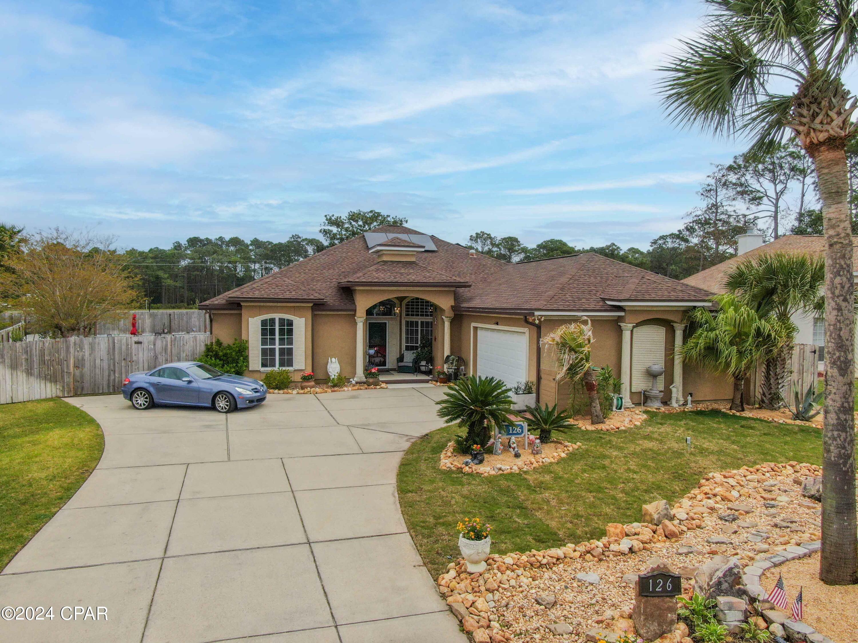 Property Photo: 126 Hombre Circle FL 32407