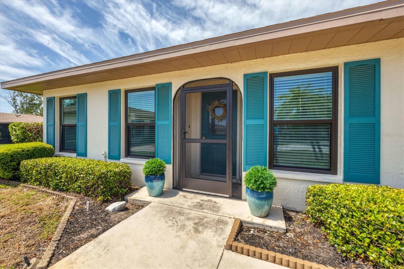 Property Photo: 711 Vivienda West Boulevard 39 FL 34293