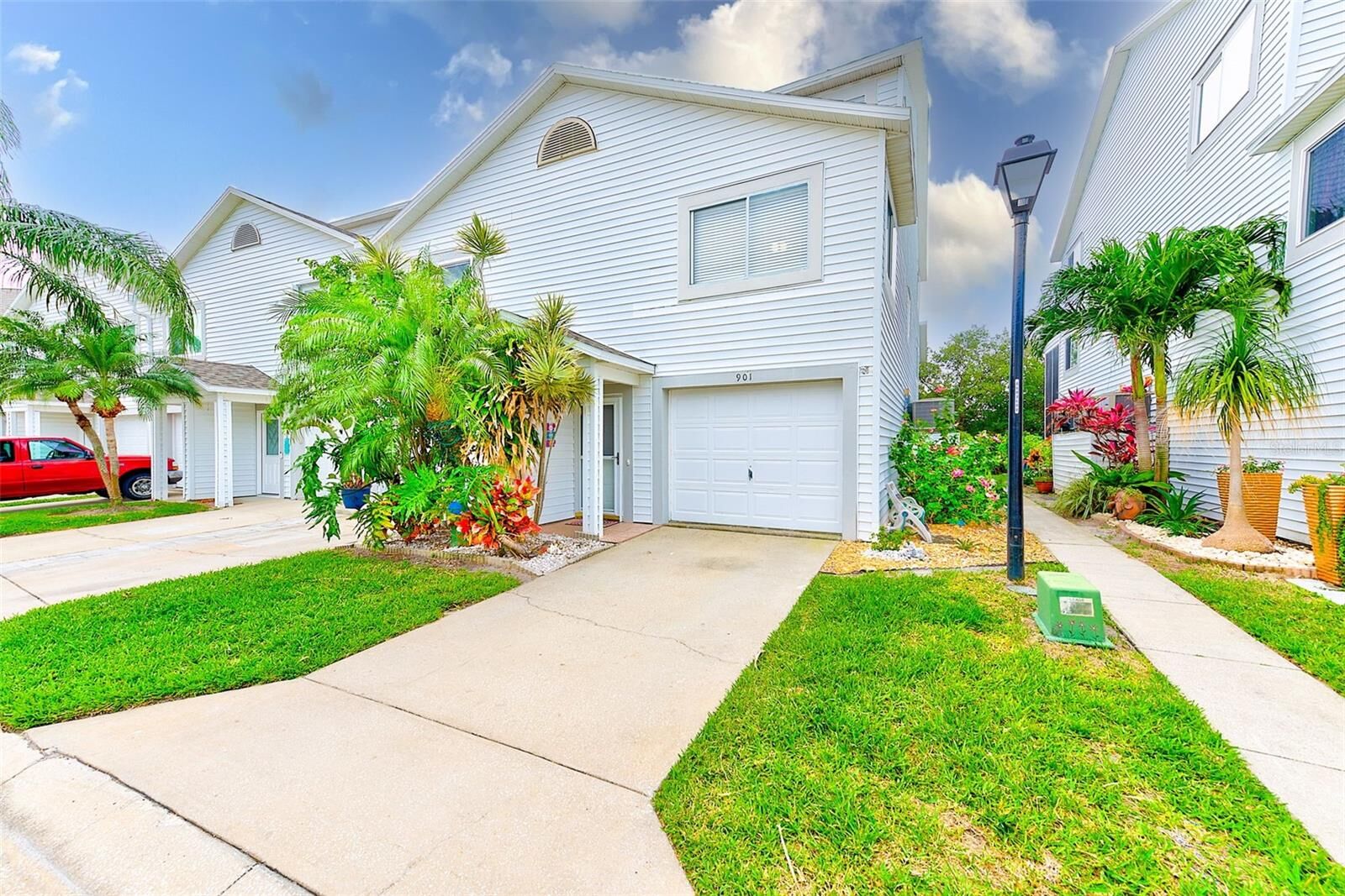 Property Photo:  901 Hidden Harbour Drive  FL 33785 