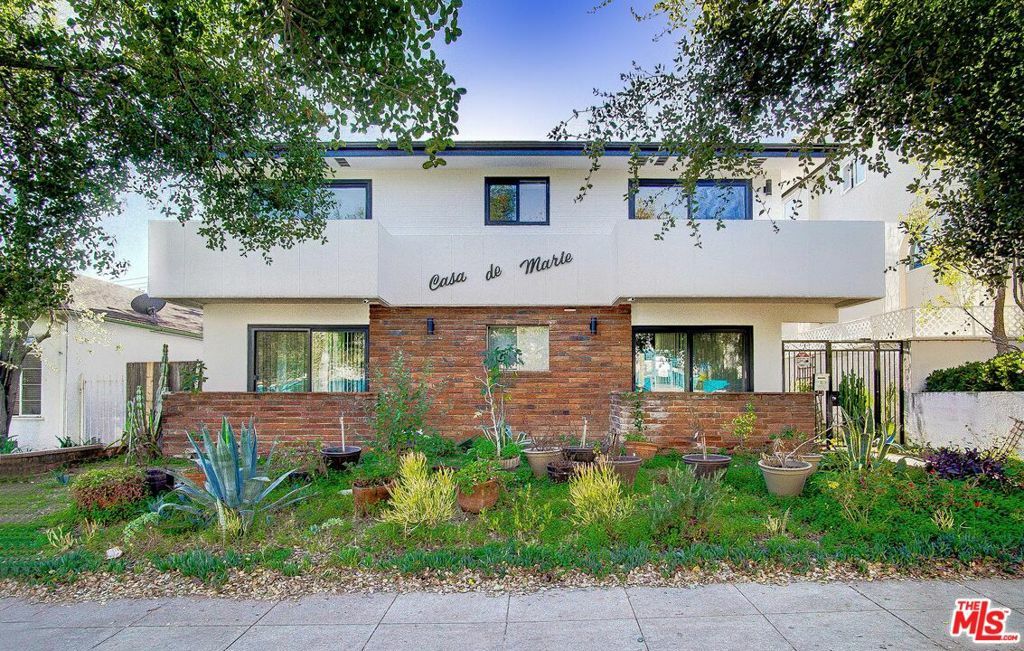 Property Photo:  722 Lincoln Boulevard 3  CA 90402 