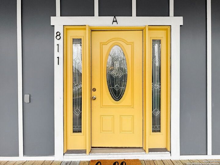 Property Photo: 811 Denver Blvd TX 78210