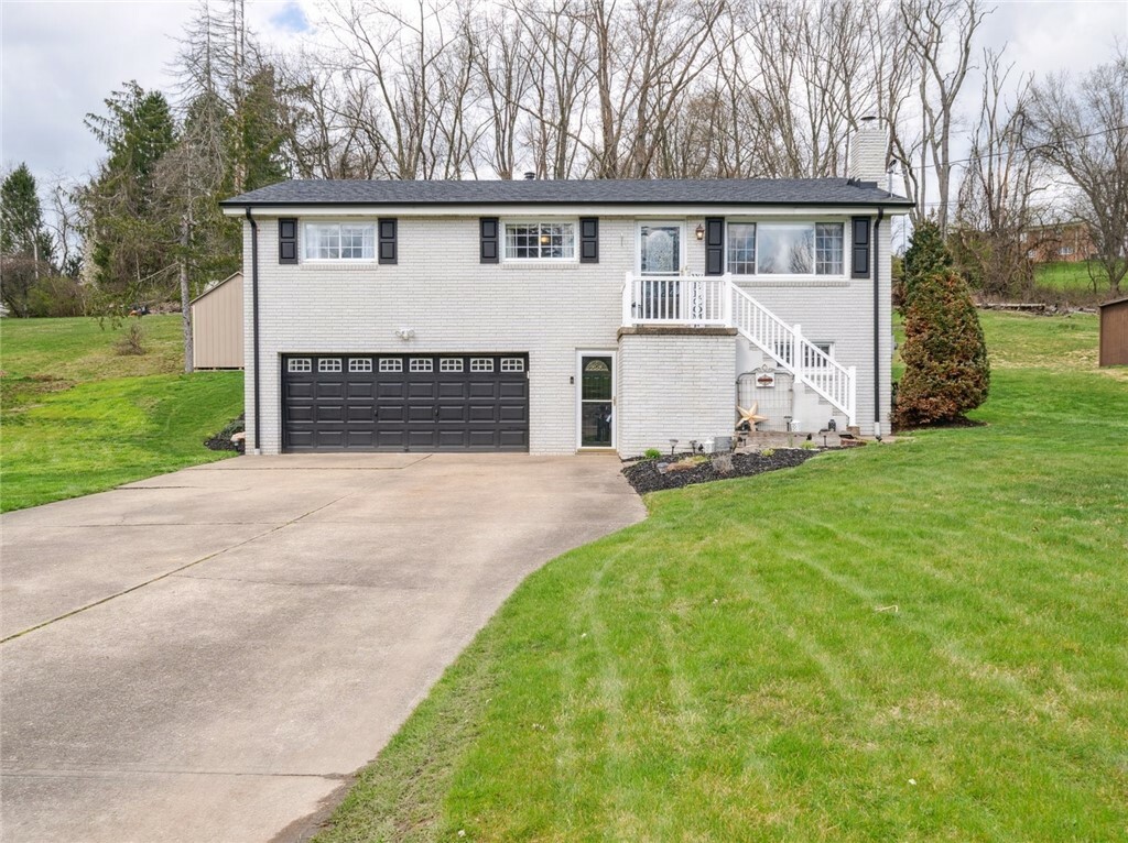 Property Photo:  900 Whitehead Lane  PA 15642 