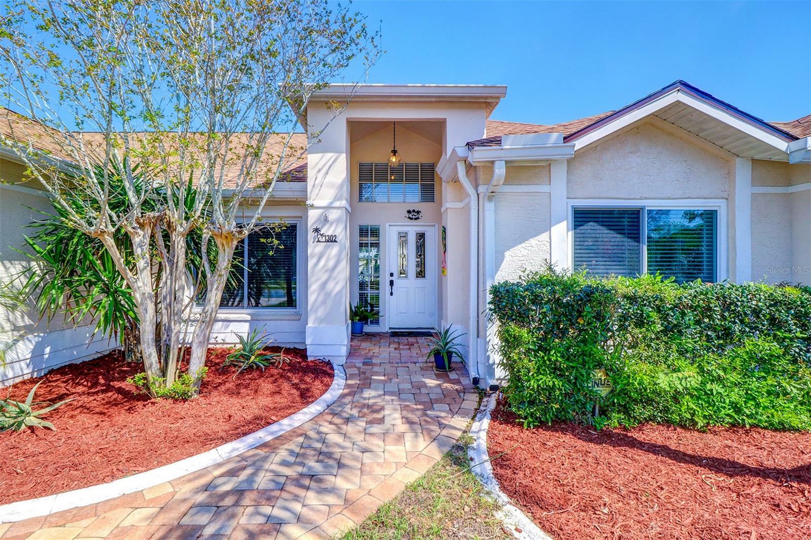 Property Photo:  1302 Henry Avenue  FL 34608 