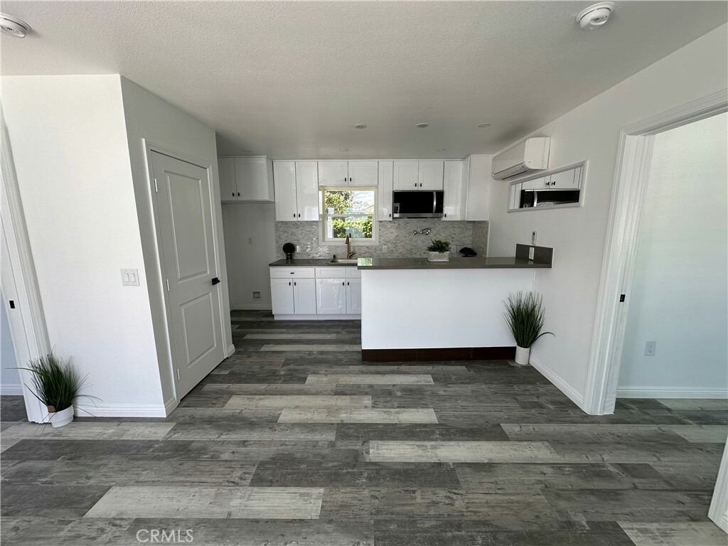 Property Photo:  1321 N Sultana Avenue B  CA 91764 