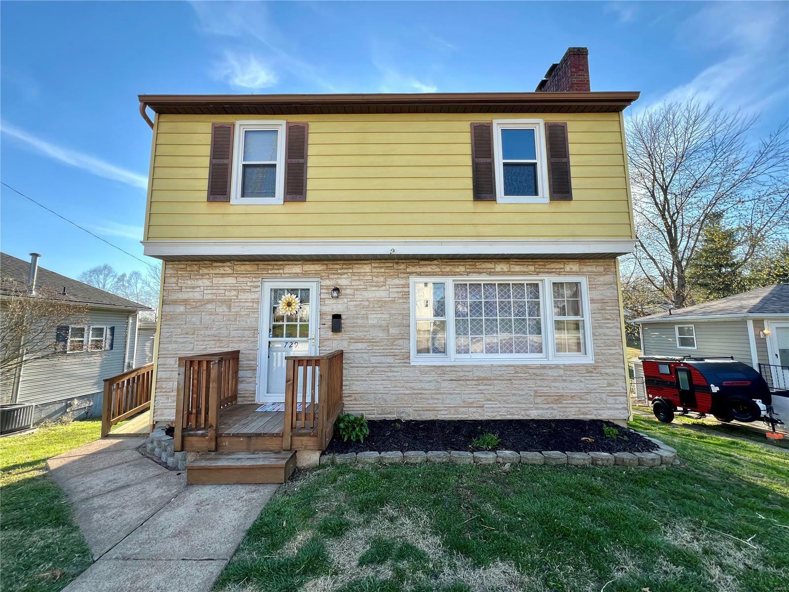Property Photo: 729 Warne Street MO 63028