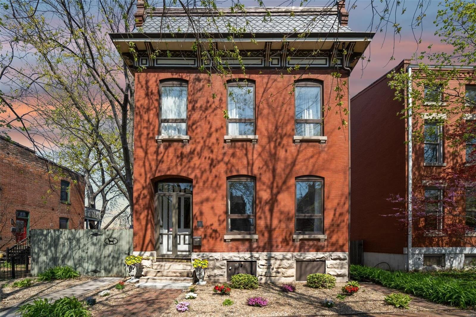 Property Photo: 2343 Hickory Street MO 63104