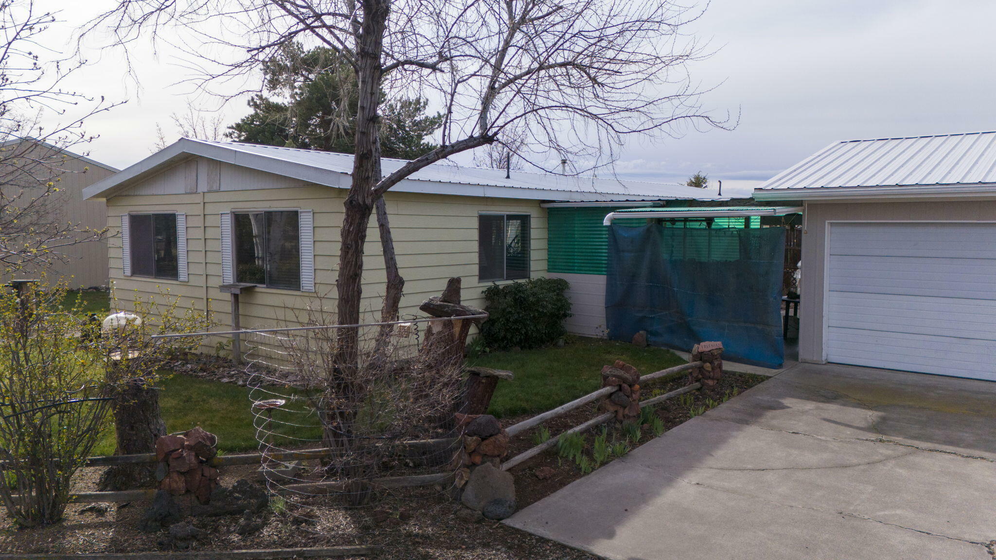 Property Photo:  2715 S Adams Drive  OR 97741 