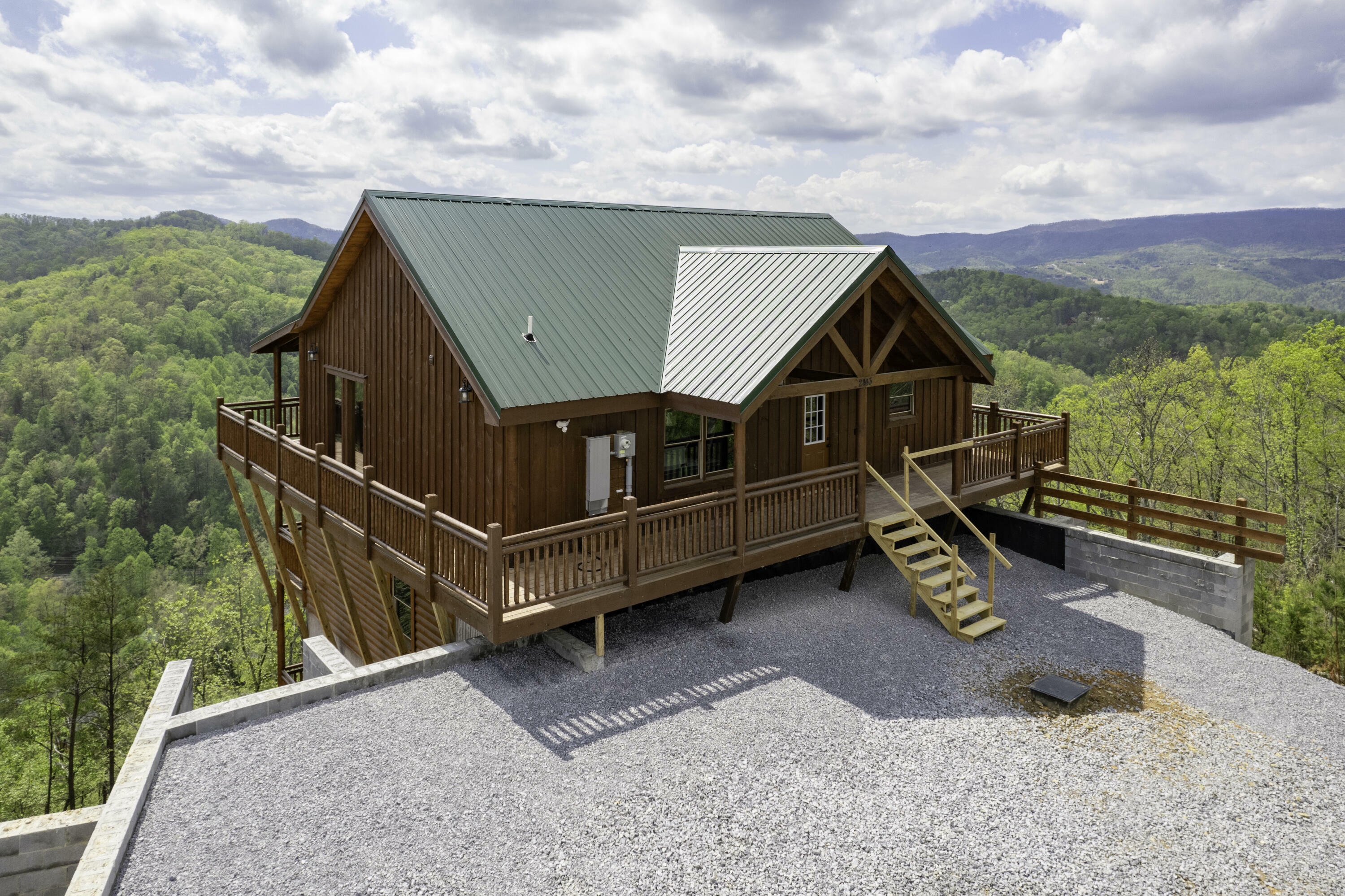 Property Photo: 2445 Mountain Ridge Way TN 37862