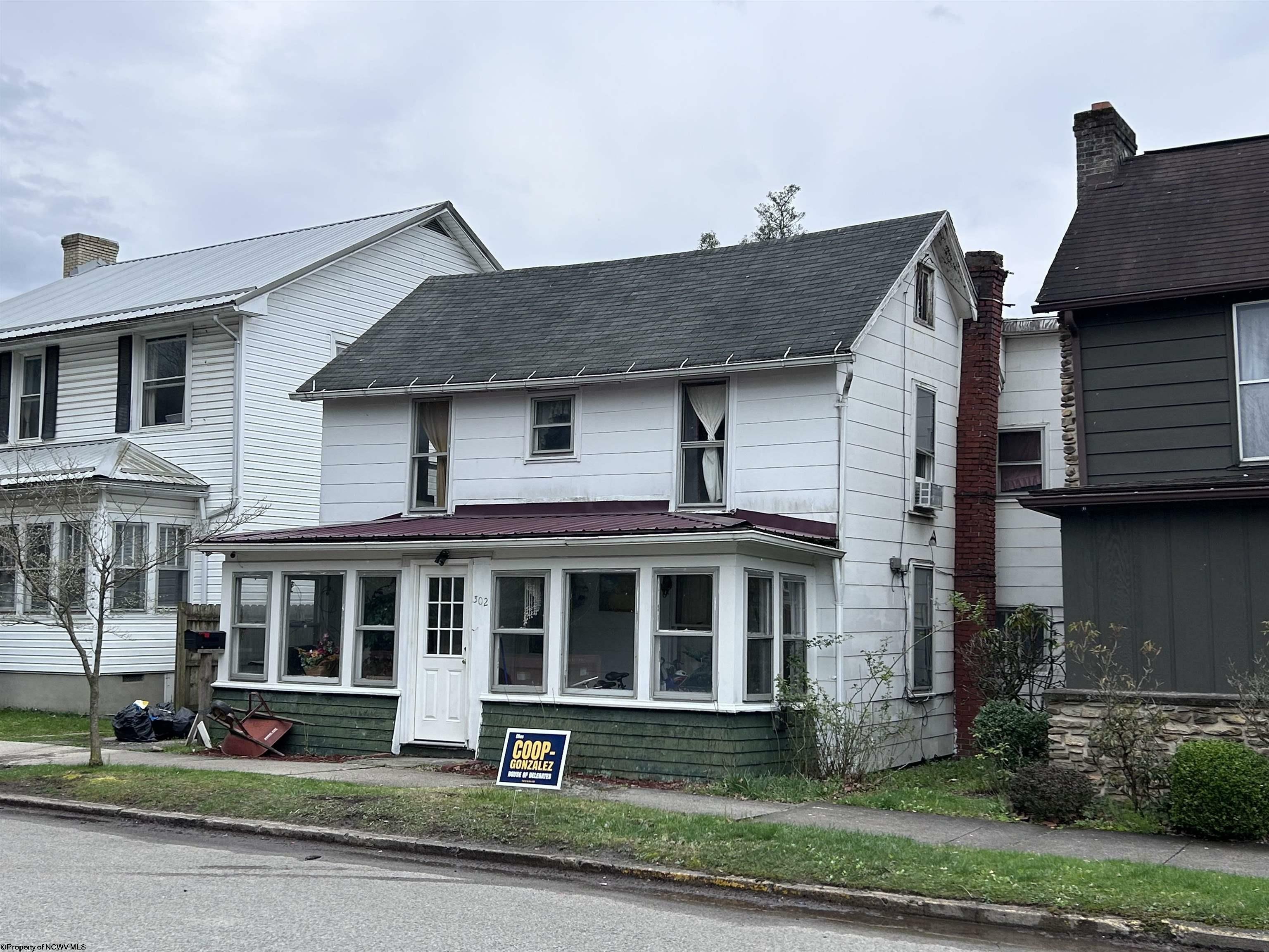 Property Photo:  302 Davis Street  WV 26241 