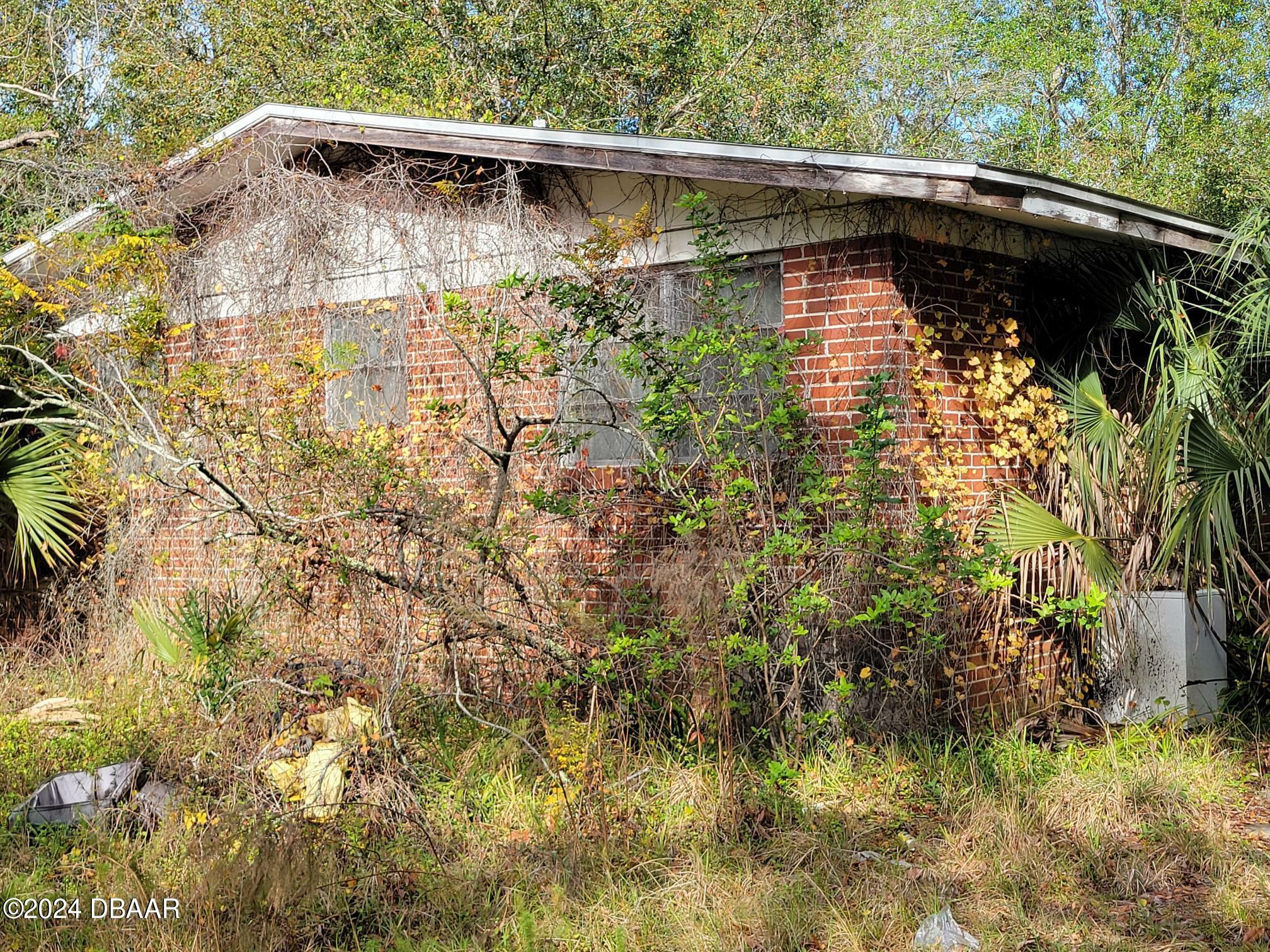 Photo de la propriété:  1984 Poinsettia Drive  FL 32128 