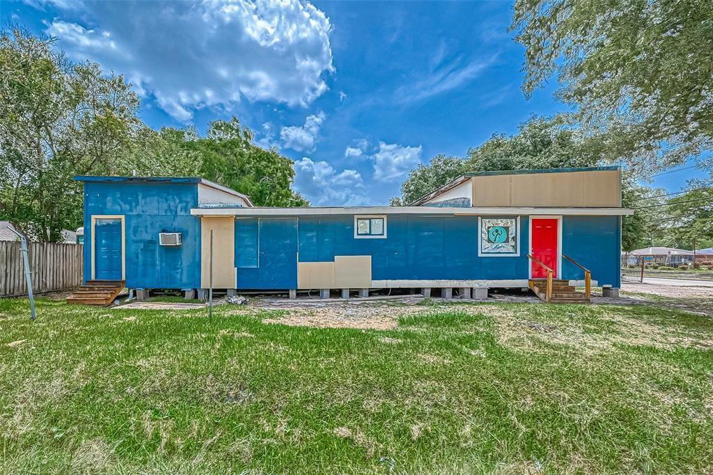 Property Photo: 5724 Cavalcade Street TX 77026