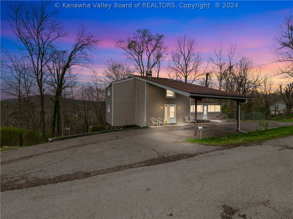 Property Photo: 2215 Bellwood Drive WV 25177