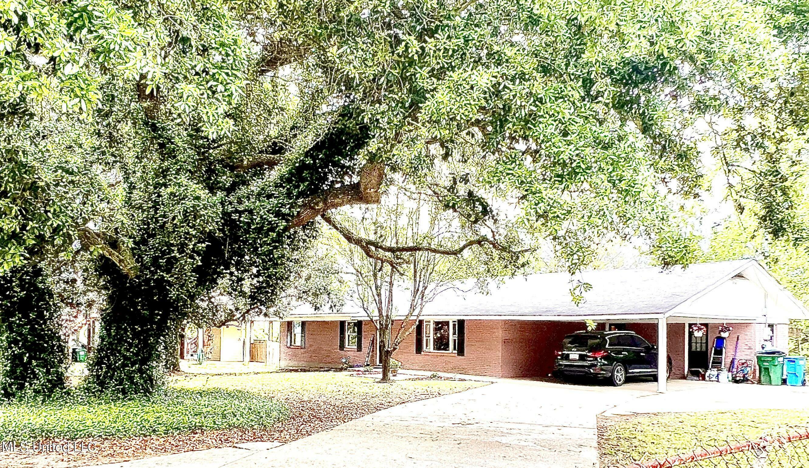 Property Photo:  703 Herrick Avenue  MS 39567 