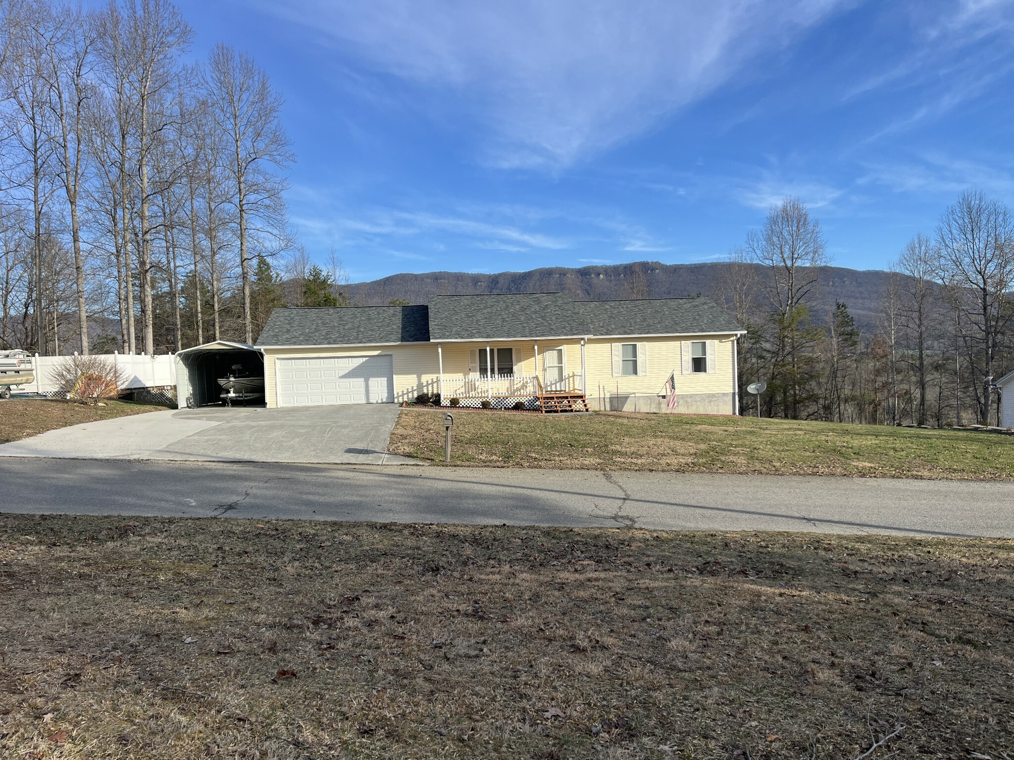 Property Photo:  153 E Cumberland Ln  TN 37870 