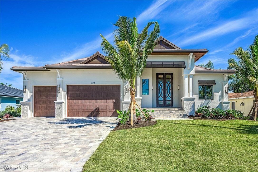 Property Photo:  825 Miramar Court  FL 33904 