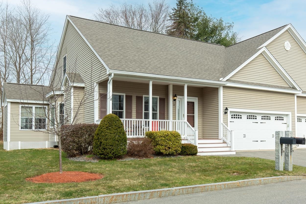 Property Photo:  3 Blackford Lane  NH 03042 