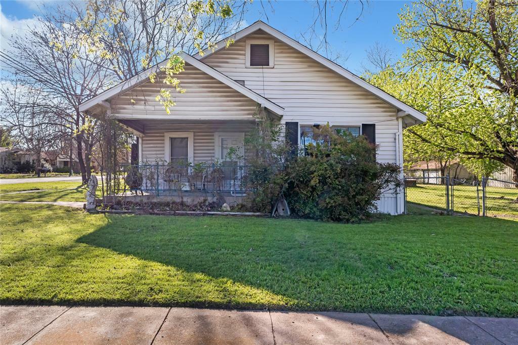 102 N Pecan Street W  Bells TX 75414 photo