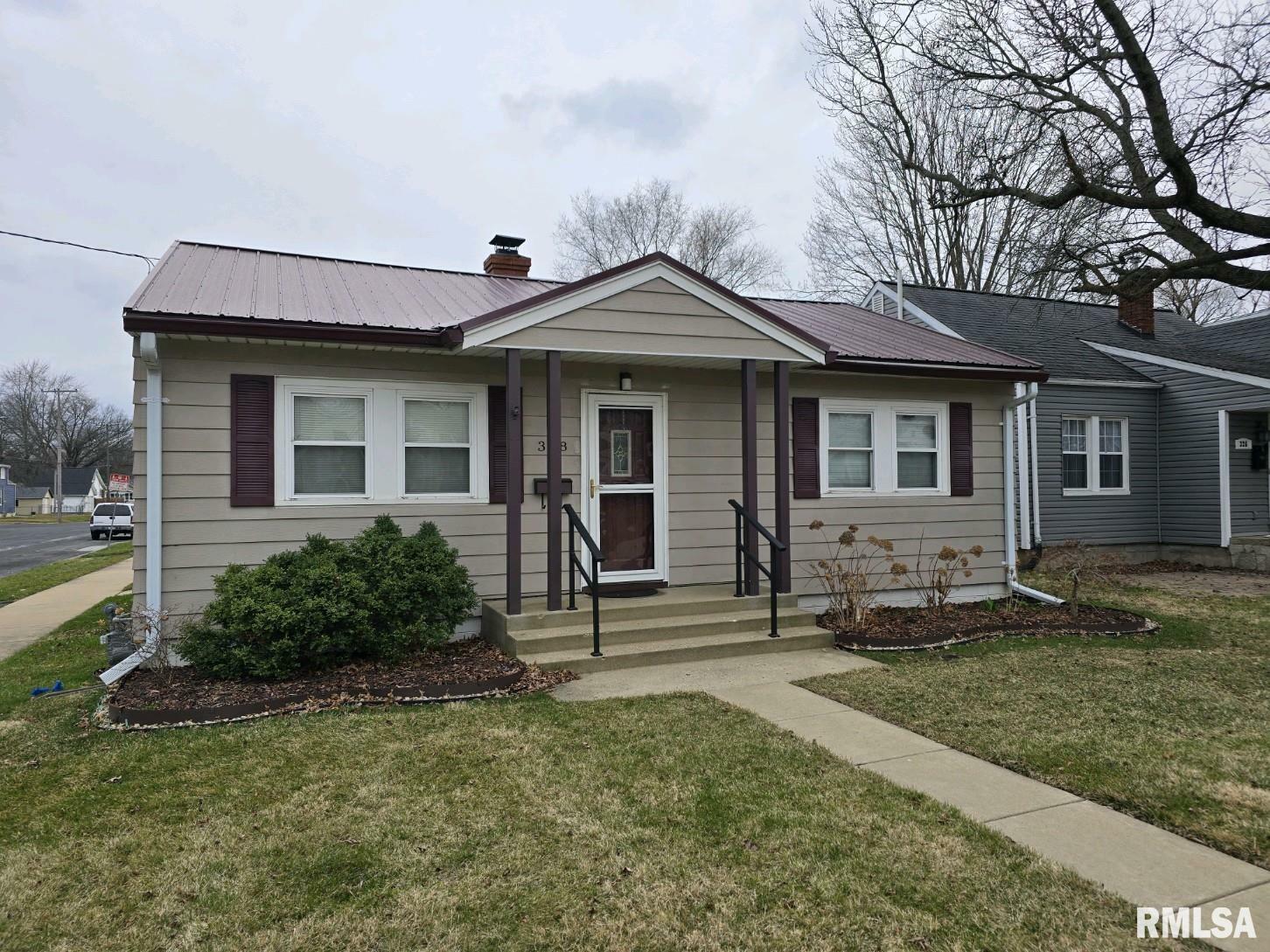 Property Photo:  328 E Elmhurst Avenue  IL 61603 