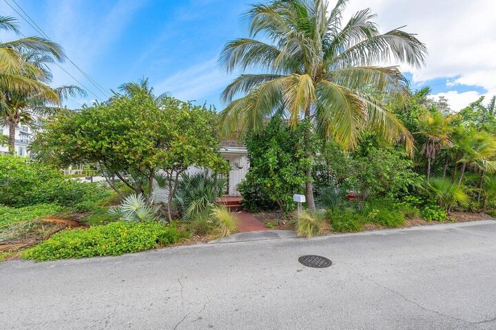 Property Photo: 701 SE 1st Street FL 33483