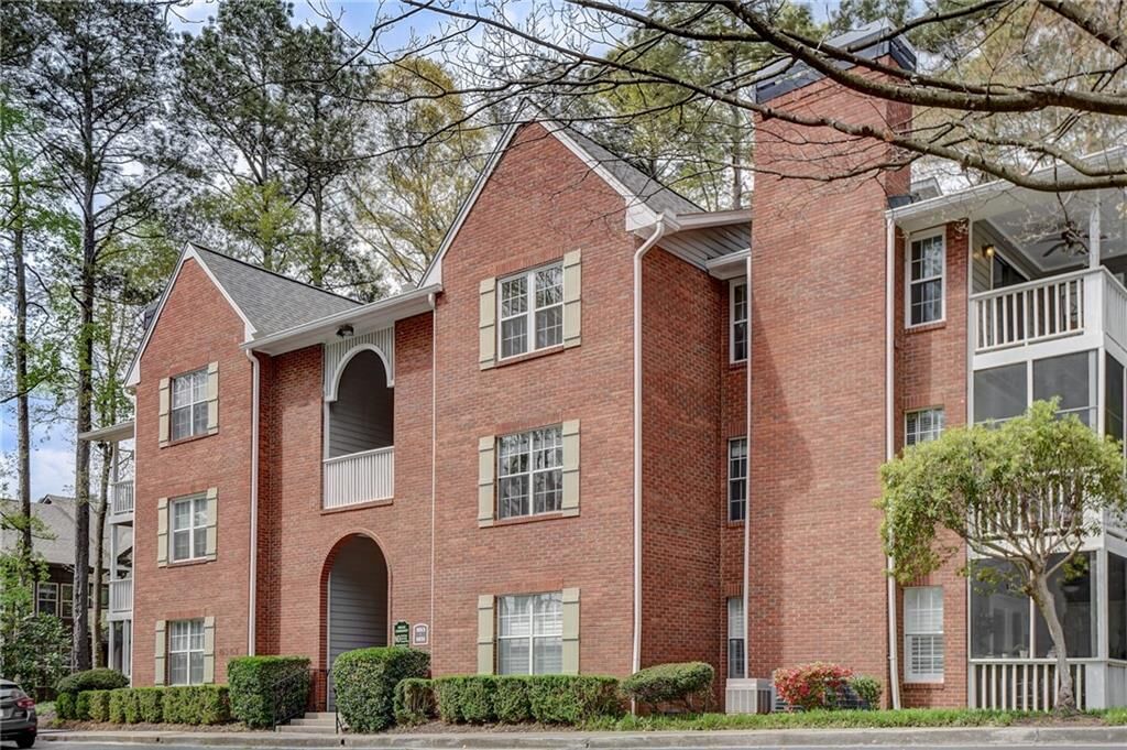 Property Photo:  1025 N Jamestown Road  GA 30033 