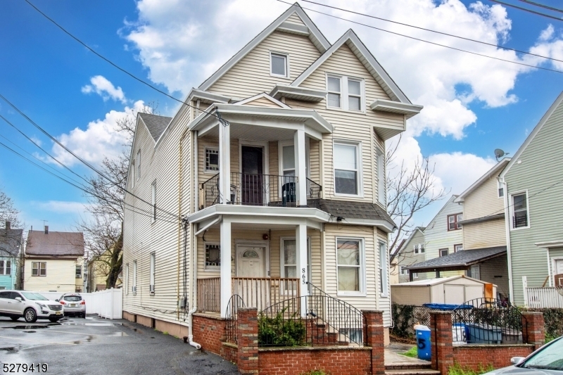 Property Photo: 865 E 22nd St NJ 07513