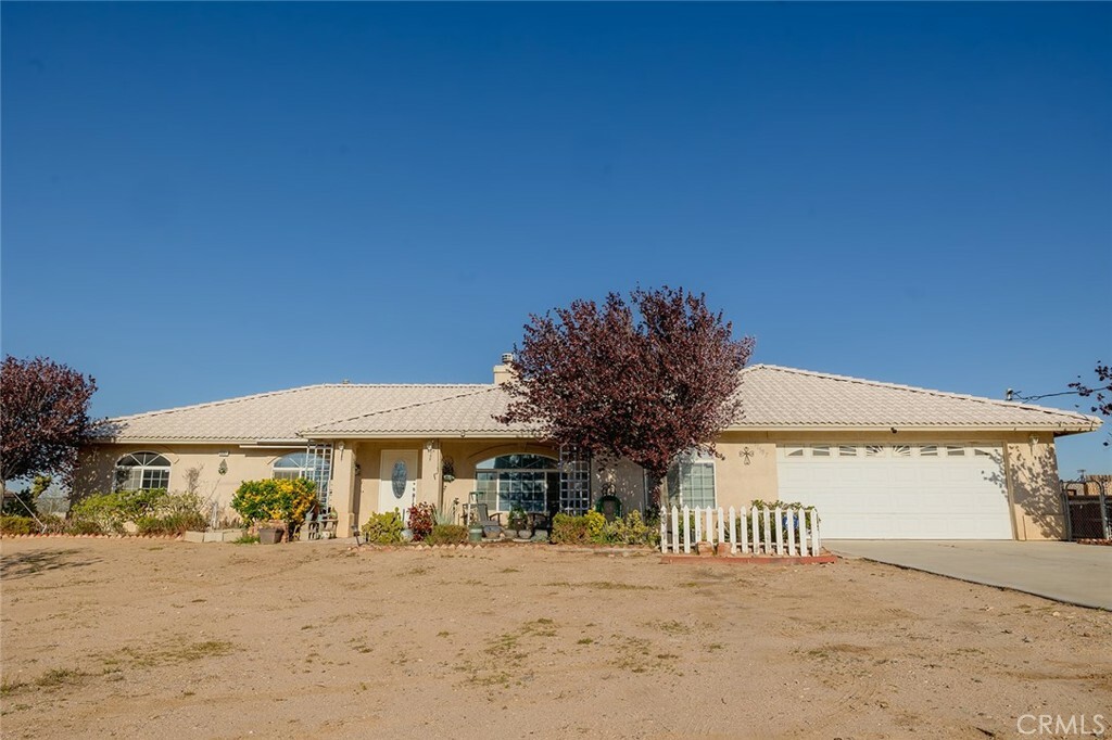 11587 Hemlock Avenue  Hesperia CA 92345 photo