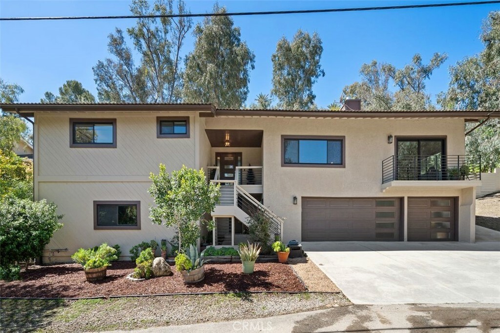 Property Photo:  4894 Calderon Road  CA 91364 