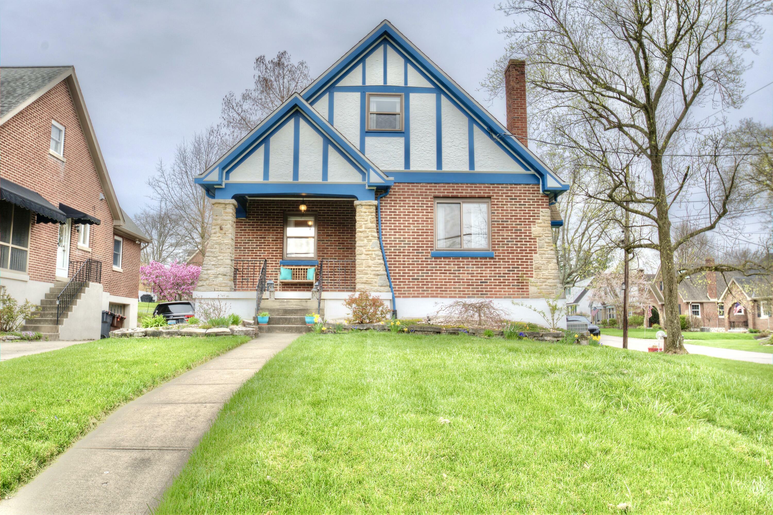 Property Photo: 20 W Henry Clay Avenue KY 41011