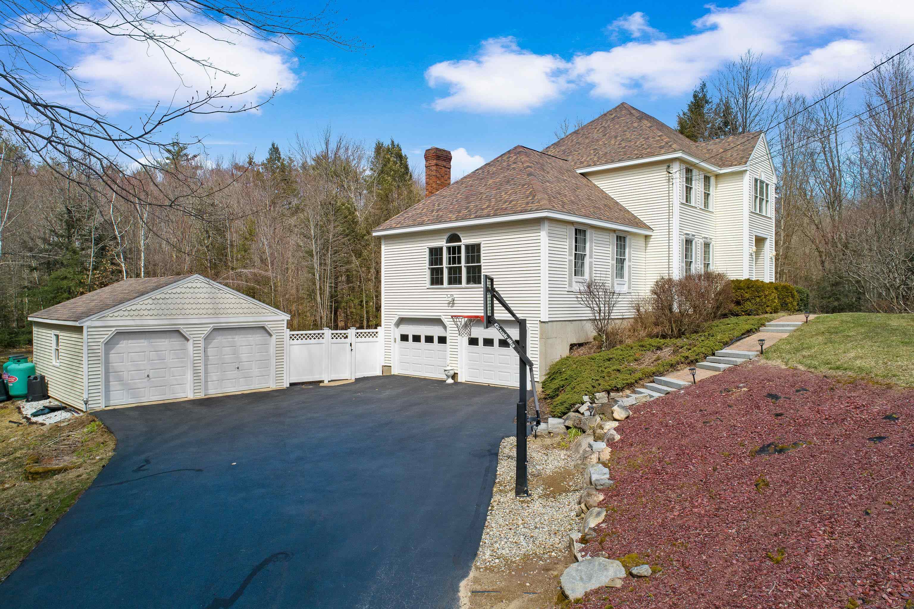 Property Photo:  322 Meadow Fox Lane  NH 03036 