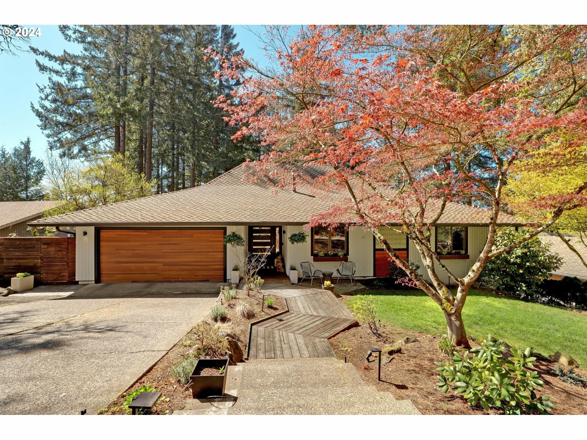 Property Photo: 46 Da Vinci St OR 97035