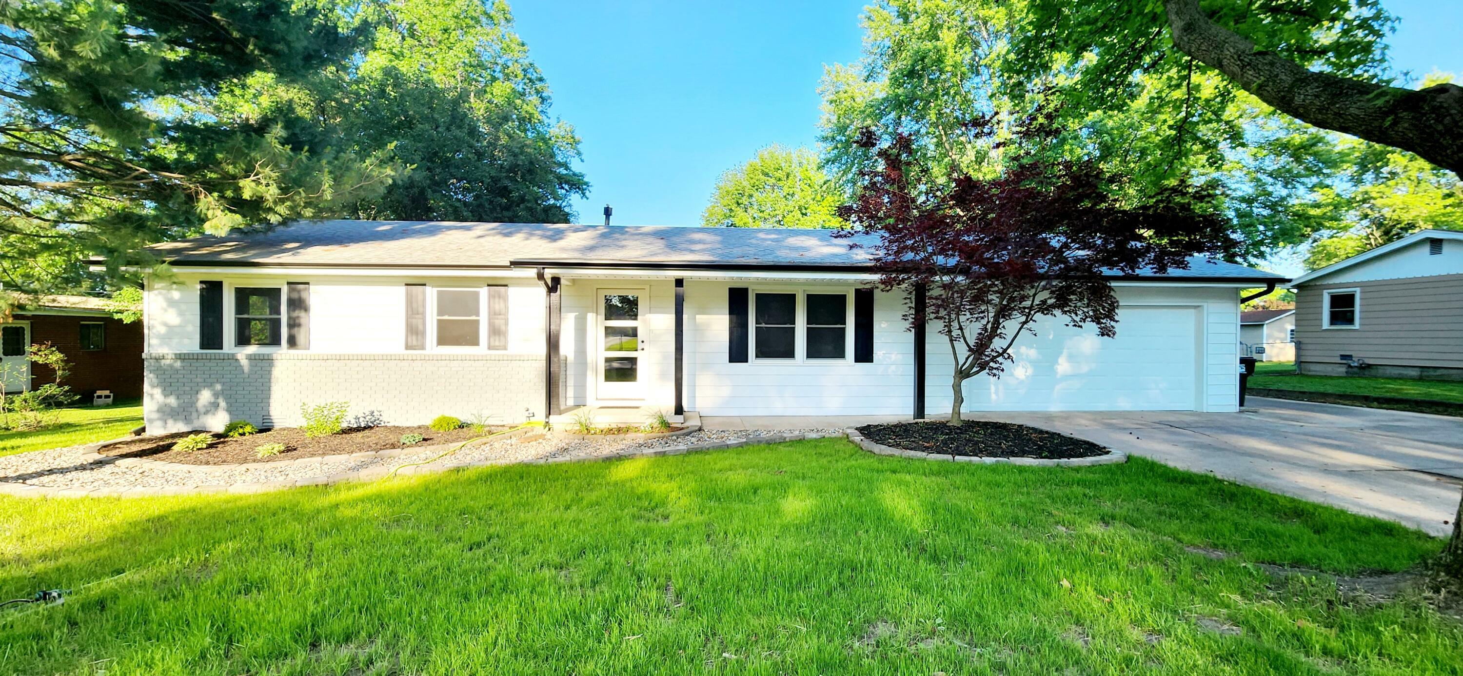 Property Photo:  924 S Hudson Avenue  MO 65605 