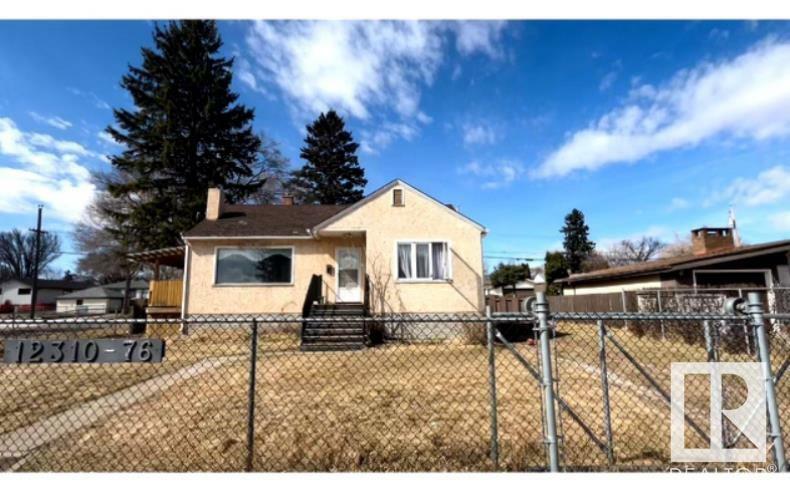 Photo de la propriété:  12310 76 Street NW  AB T5B 2E4 