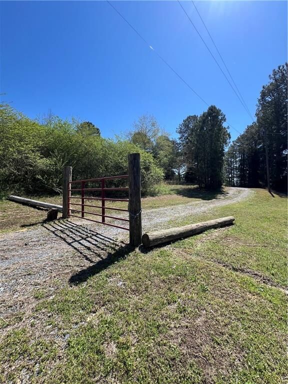 Property Photo:  427 Pullen Road SE  GA 30147 