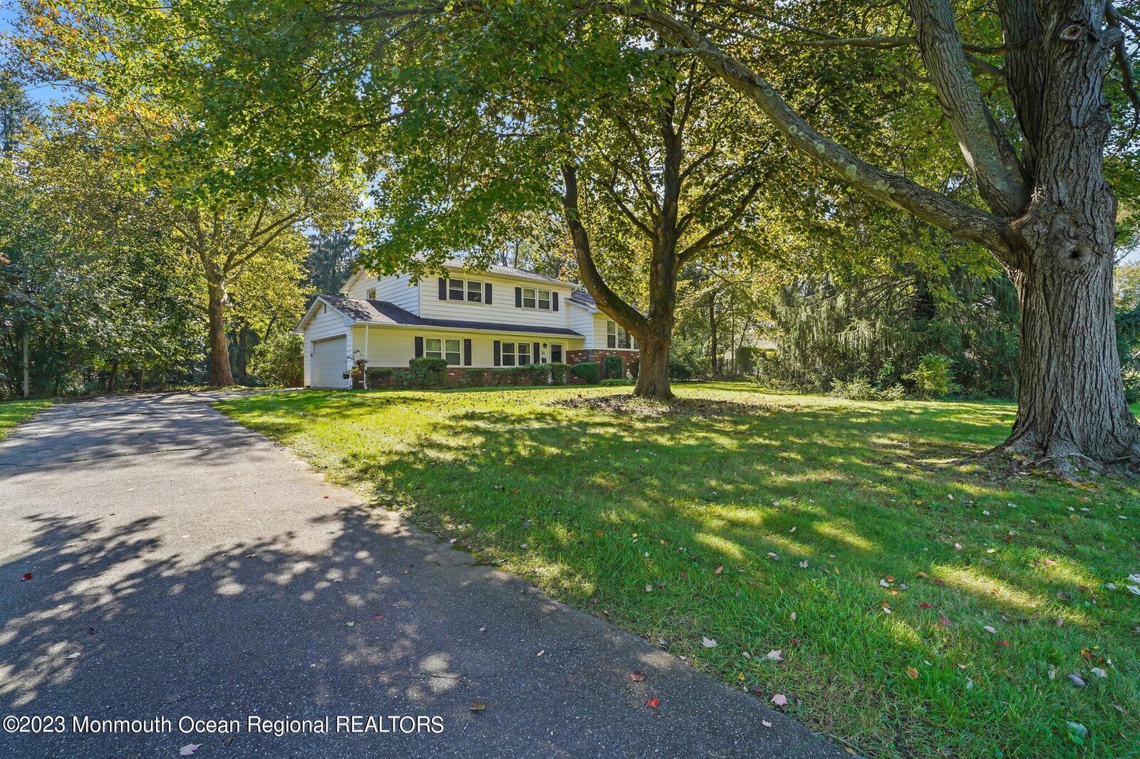 Property Photo:  11 Kings Way  NJ 07728 