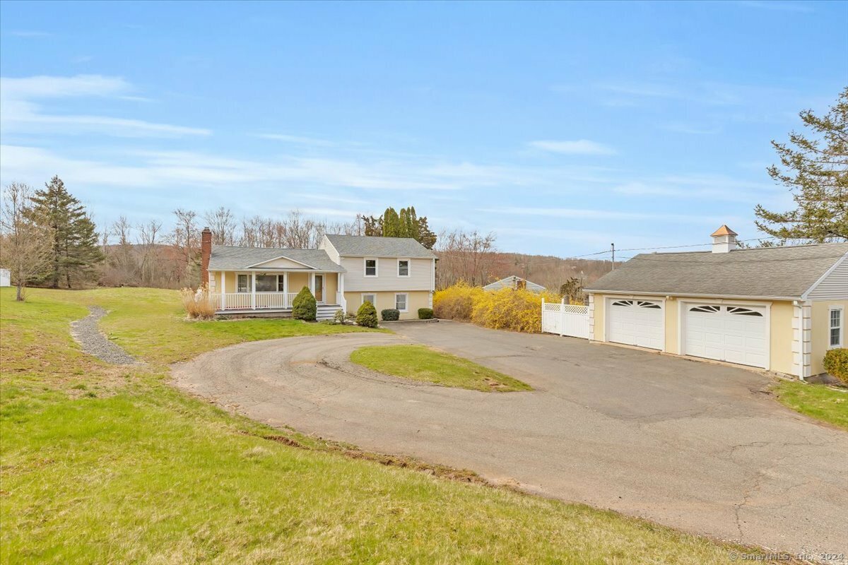 Property Photo:  467 Country Club Road  CT 06457 